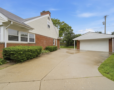 114 N Lancaster Street - Photo Thumbnail 29
