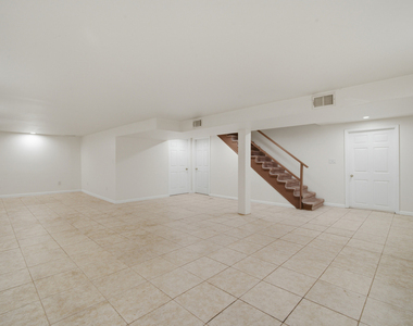 114 N Lancaster Street - Photo Thumbnail 24