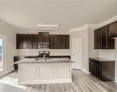 6811 Lancaster Crossing - Photo Thumbnail 3