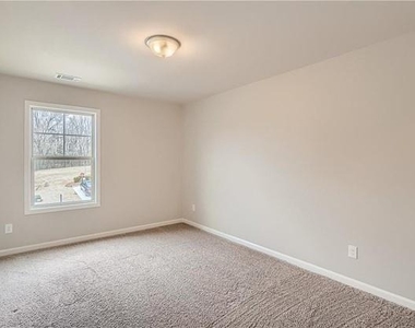 6811 Lancaster Crossing - Photo Thumbnail 15