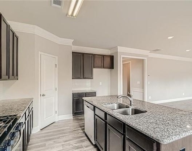 6811 Lancaster Crossing - Photo Thumbnail 4