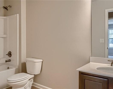 6811 Lancaster Crossing - Photo Thumbnail 17
