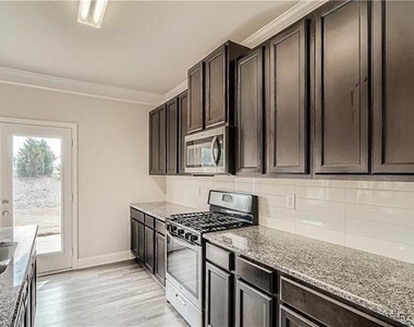 6811 Lancaster Crossing - Photo Thumbnail 5