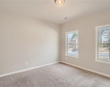 6811 Lancaster Crossing - Photo Thumbnail 14