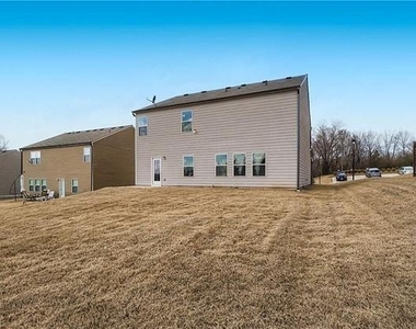6811 Lancaster Crossing - Photo Thumbnail 19