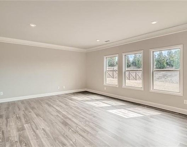6811 Lancaster Crossing - Photo Thumbnail 7