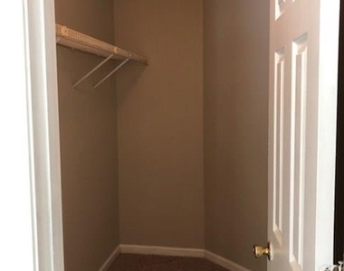 1135 Country Club Place Nw - Photo Thumbnail 10