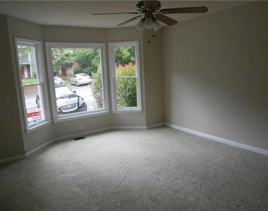 1135 Country Club Place Nw - Photo Thumbnail 8
