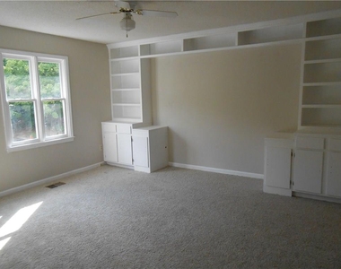1135 Country Club Place Nw - Photo Thumbnail 12