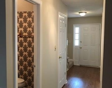 1135 Country Club Place Nw - Photo Thumbnail 1