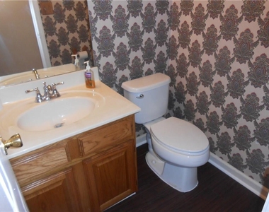 1135 Country Club Place Nw - Photo Thumbnail 7