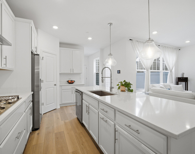 331 Didier Court - Photo Thumbnail 6