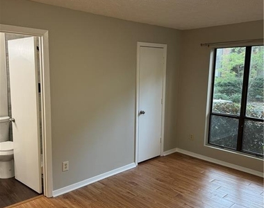 1413 Tuxworth Circle - Photo Thumbnail 13