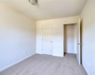 2658 Avanti Way - Photo Thumbnail 14