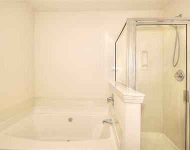 2658 Avanti Way - Photo Thumbnail 23