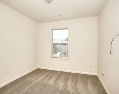 2658 Avanti Way - Photo Thumbnail 11