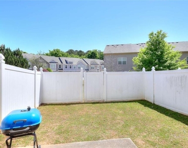 2658 Avanti Way - Photo Thumbnail 24