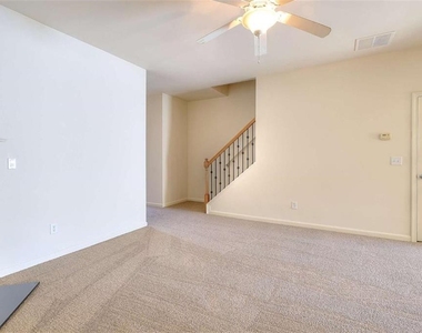 2658 Avanti Way - Photo Thumbnail 8