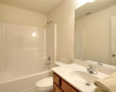 2658 Avanti Way - Photo Thumbnail 15