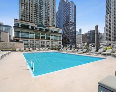 30 E Huron Street - Photo Thumbnail 17