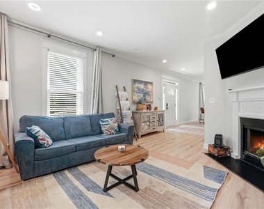 312 Glenwood Avenue Se - Photo Thumbnail 5