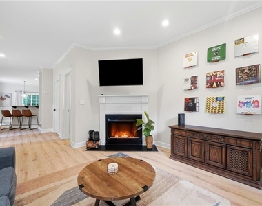 312 Glenwood Avenue Se - Photo Thumbnail 6