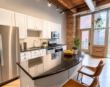 1500 W Monroe Street - Photo Thumbnail 2