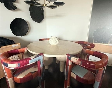 890 Memorial Drive Se - Photo Thumbnail 3