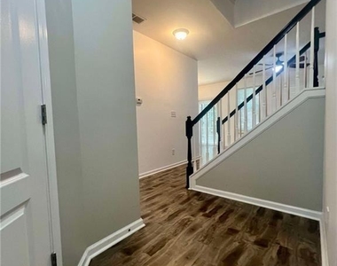 3232 Brockenhurst Drive - Photo Thumbnail 14