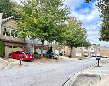 3232 Brockenhurst Drive - Photo Thumbnail 4