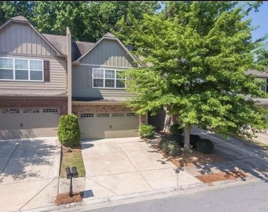 3232 Brockenhurst Drive - Photo Thumbnail 2