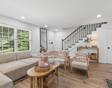 140 Amherst Place Nw - Photo Thumbnail 4