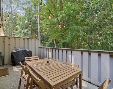 140 Amherst Place Nw - Photo Thumbnail 18
