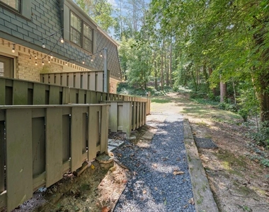 140 Amherst Place Nw - Photo Thumbnail 19