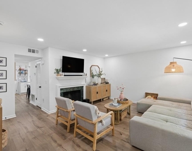 140 Amherst Place Nw - Photo Thumbnail 2
