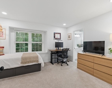 140 Amherst Place Nw - Photo Thumbnail 16