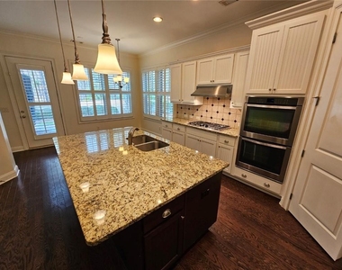 2104 Mcfarlin Lane - Photo Thumbnail 5