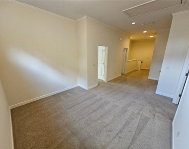 2104 Mcfarlin Lane - Photo Thumbnail 14