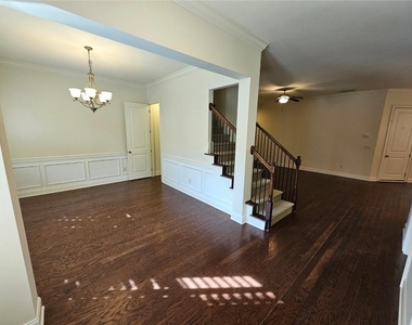 2104 Mcfarlin Lane - Photo Thumbnail 9