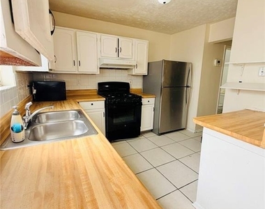 1496 Kilmuir Way - Photo Thumbnail 3