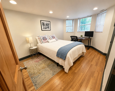 2647 W Logan Boulevard - Photo Thumbnail 6