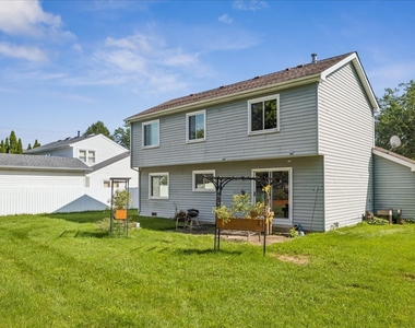 870 Boxwood Drive - Photo Thumbnail 15
