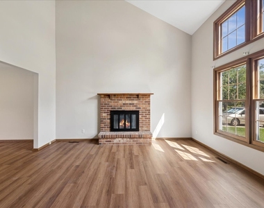 870 Boxwood Drive - Photo Thumbnail 1