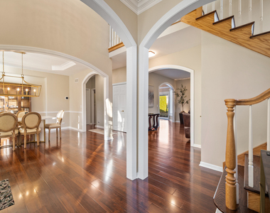 142 N Dixon Drive - Photo Thumbnail 4