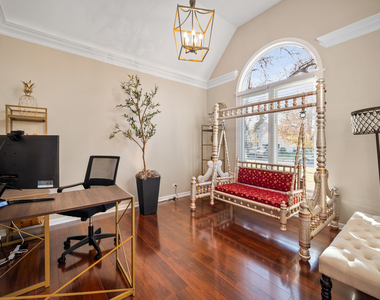 142 N Dixon Drive - Photo Thumbnail 3