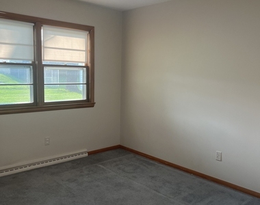 532 Riley Drive - Photo Thumbnail 10