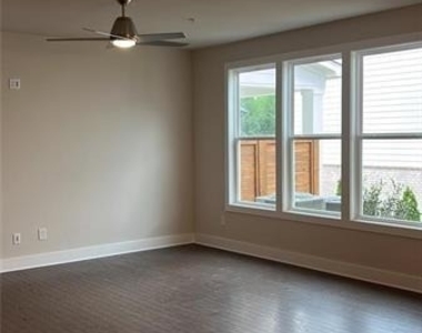 1255 Winterhaven Drive - Photo Thumbnail 3