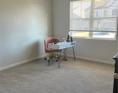 167 Fernbrook Trail - Photo Thumbnail 11
