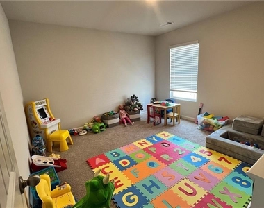 167 Fernbrook Trail - Photo Thumbnail 13