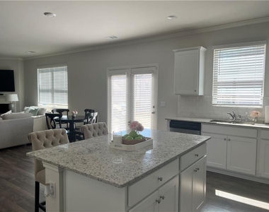 167 Fernbrook Trail - Photo Thumbnail 5